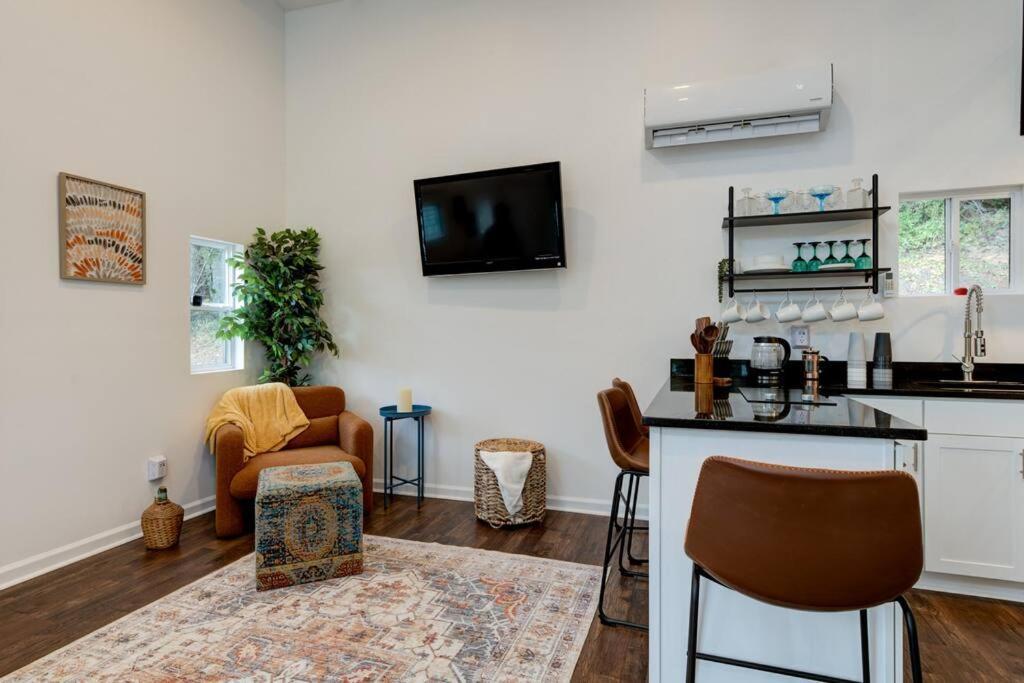 Villa 2 Bed 1 Bath-Sleeps 5 To 6 Near Rrg Large Deck Beattyville Exterior foto