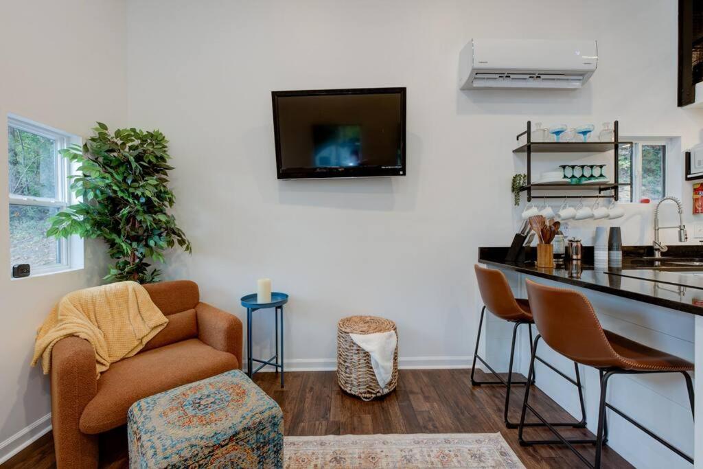 Villa 2 Bed 1 Bath-Sleeps 5 To 6 Near Rrg Large Deck Beattyville Exterior foto