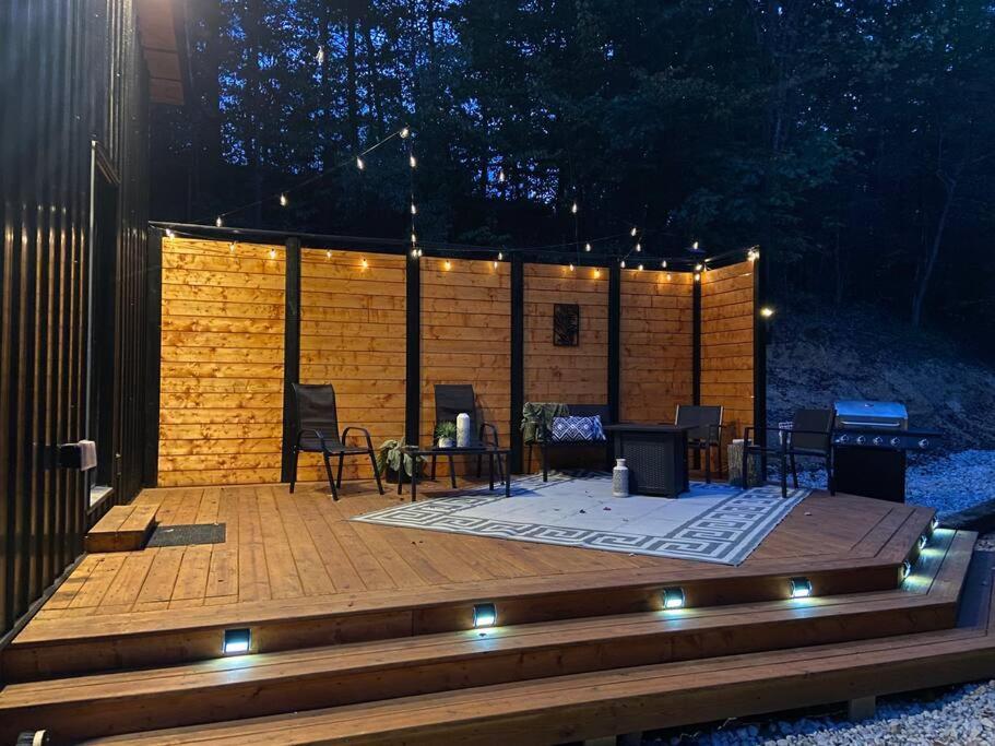Villa 2 Bed 1 Bath-Sleeps 5 To 6 Near Rrg Large Deck Beattyville Exterior foto
